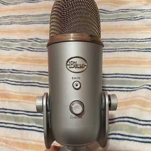 blue yeti usb microphone